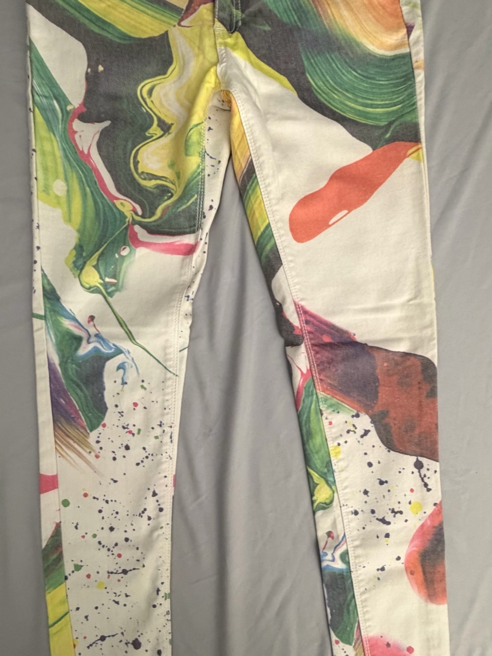 Jane Doe Women’s White Skinny Jeans with Multicolor Paint-Splash Print